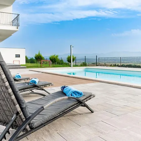 Luxury Rilassante-heated Pool,full Privacy,children Playground Villa *