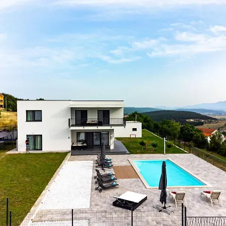 Villa Luxury Rilassante-heated Pool,full Privacy,children Playground