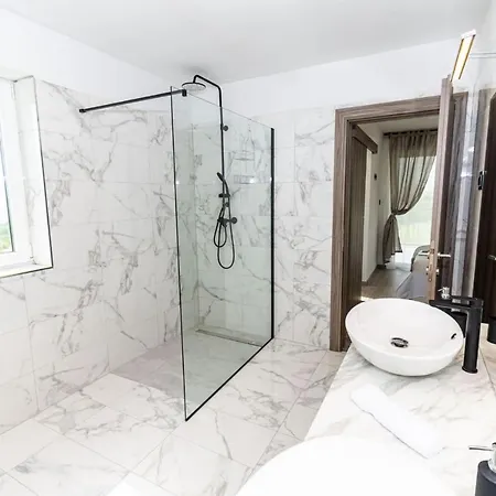 Luxury Rilassante-heated Pool,full Privacy,children Playground Villa *