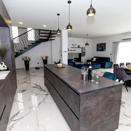 Luxury Rilassante-heated Pool,full Privacy,children Playground Sinj