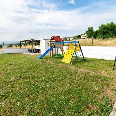 Luxury Rilassante-heated Pool,full Privacy,children Playground