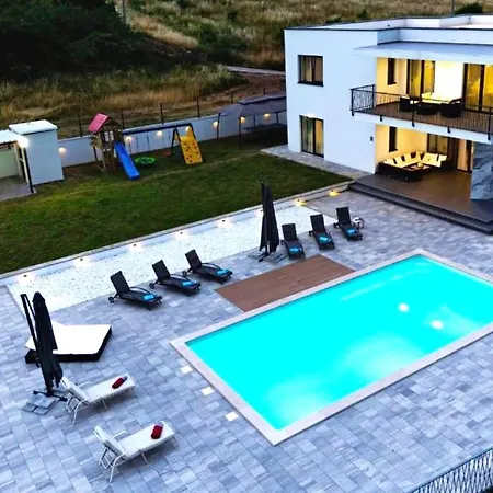 Luxury Rilassante-heated Pool,full Privacy,children Playground Villa Sinj
